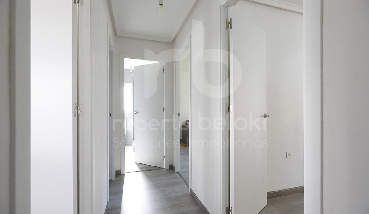 Roberto Beloki P2044-II (2)-M