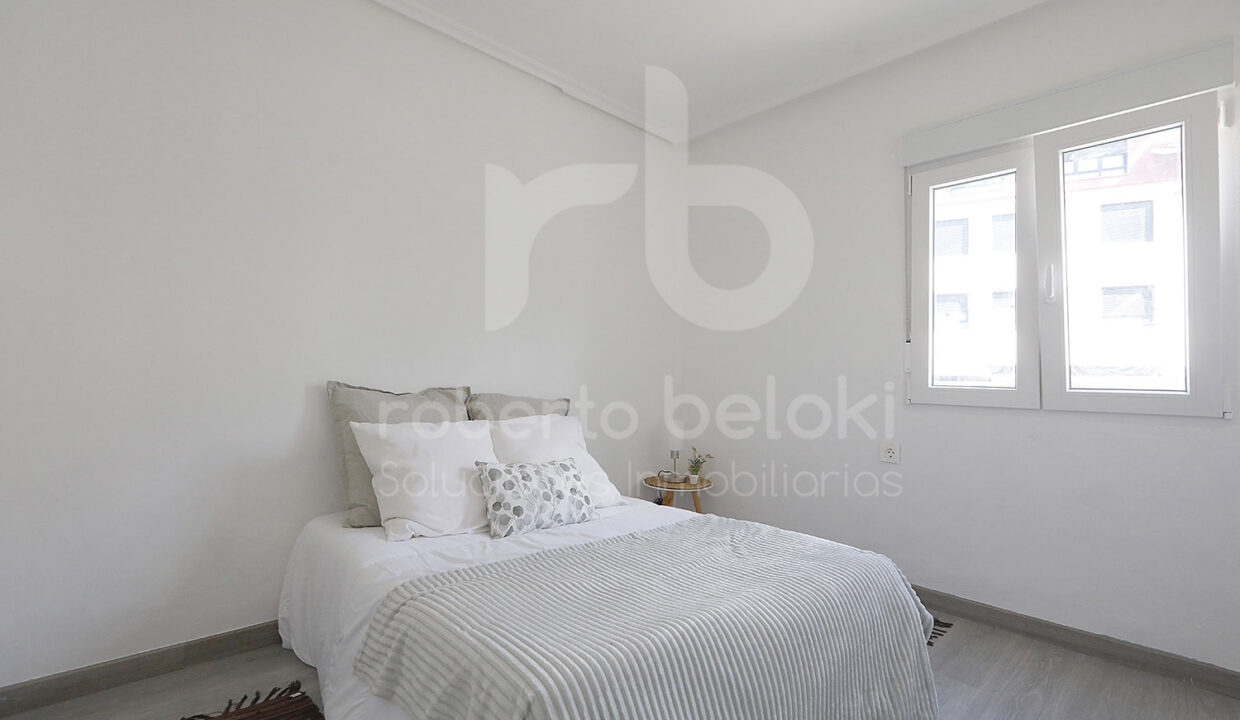 Roberto Beloki P2044-II (23)-M