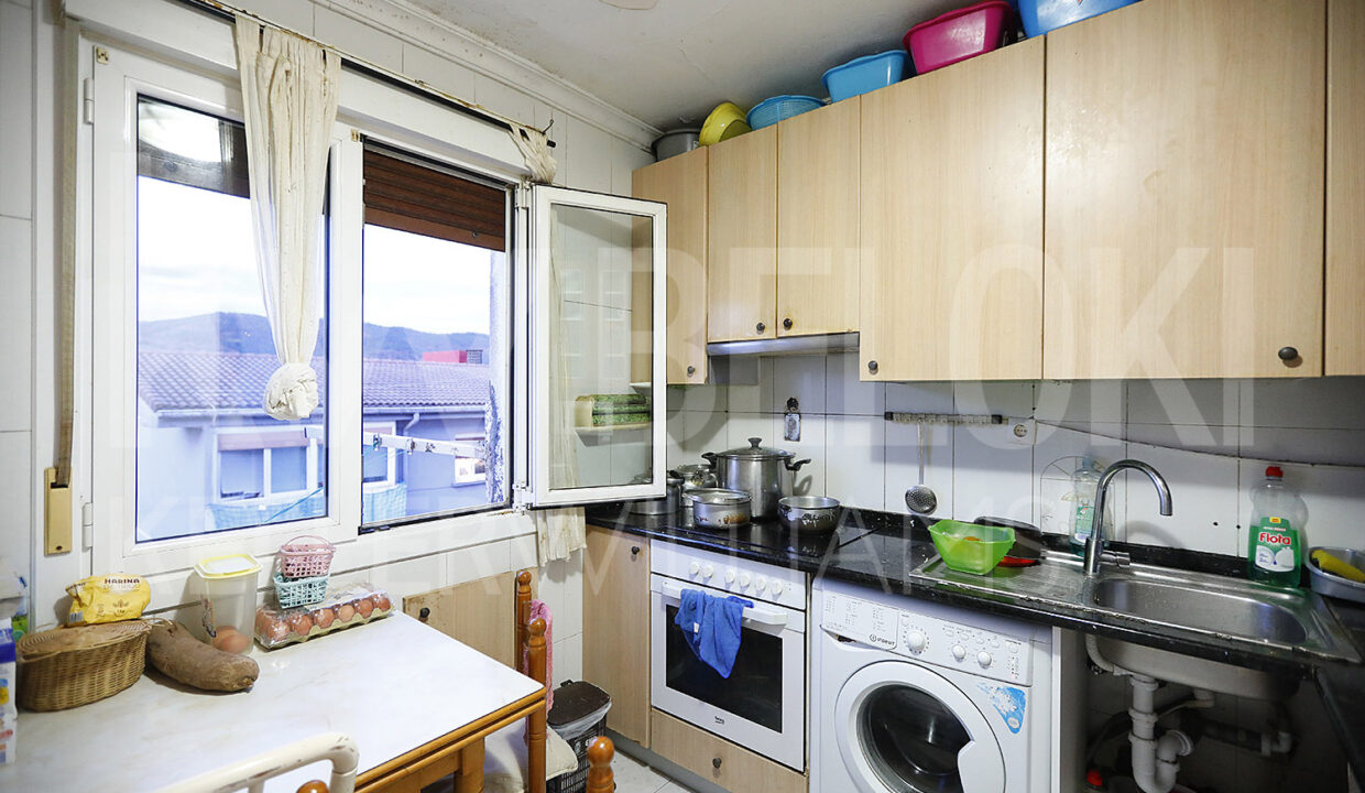 Roberto Beloki GP2011 (7)-M