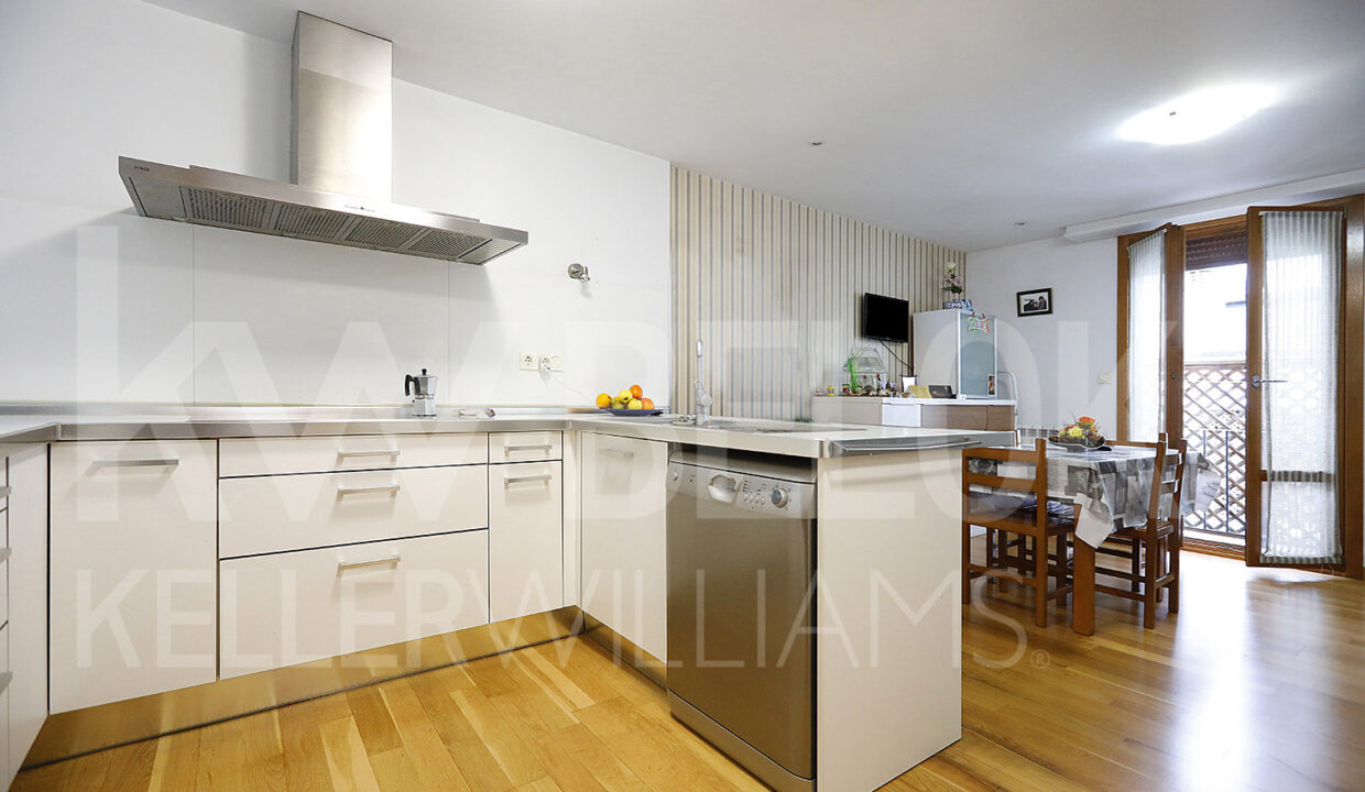 Roberto Beloki IP1733 (8)-M