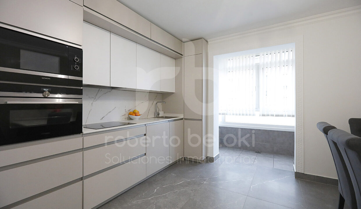 Roberto Beloki P2048 (11)M