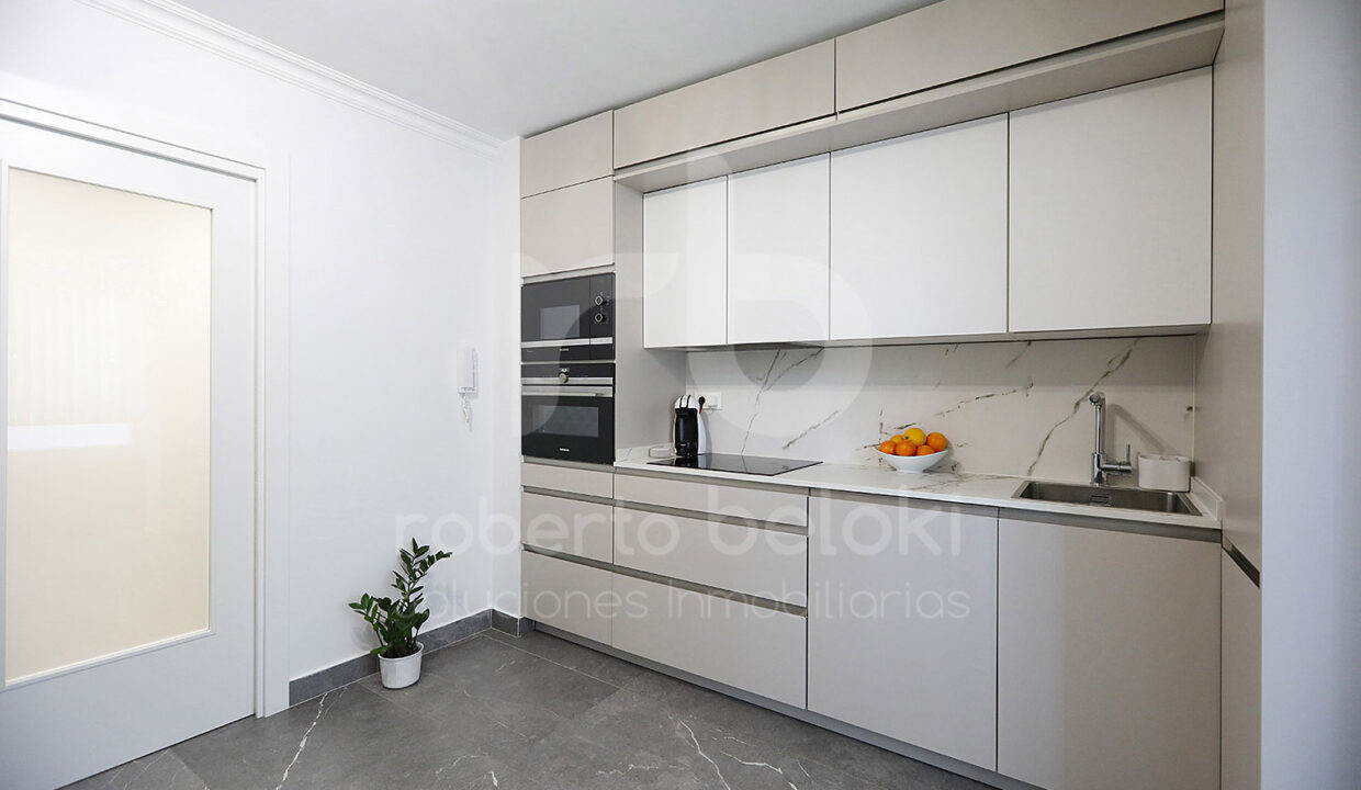 Roberto Beloki P2048 (16)M