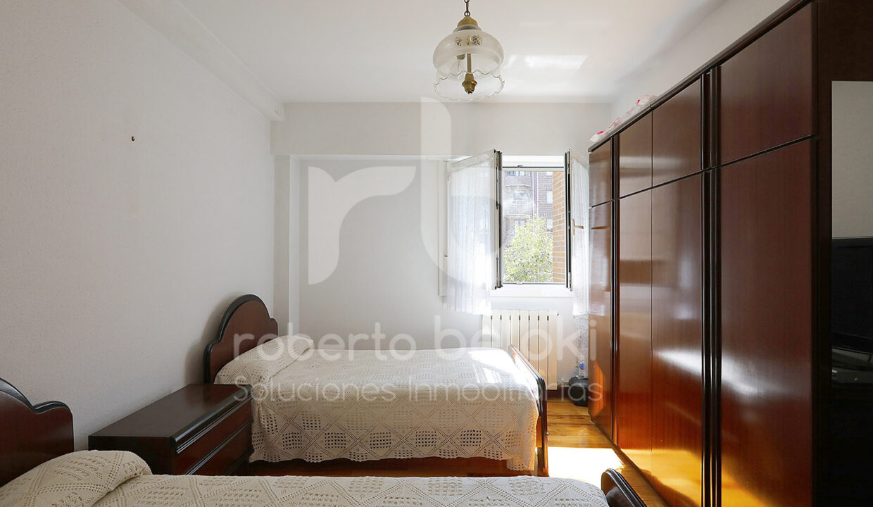 Roberto Beloki P2049 (20)-M