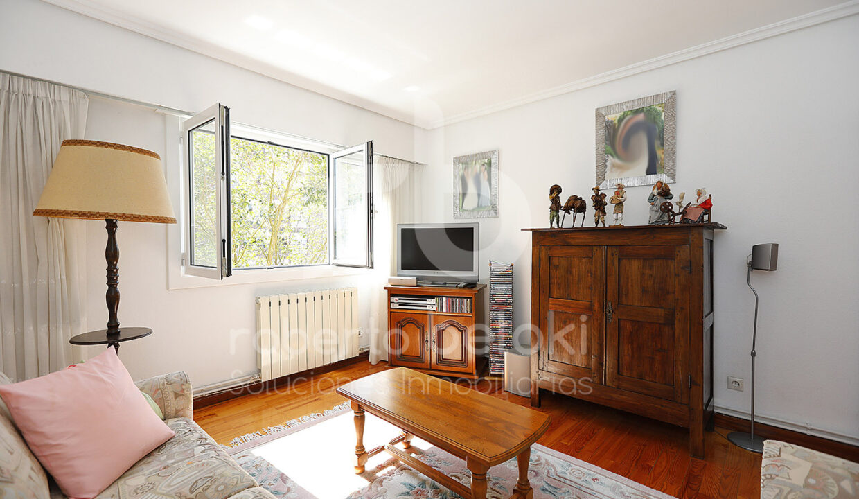 Roberto Beloki P2049 (7)-M