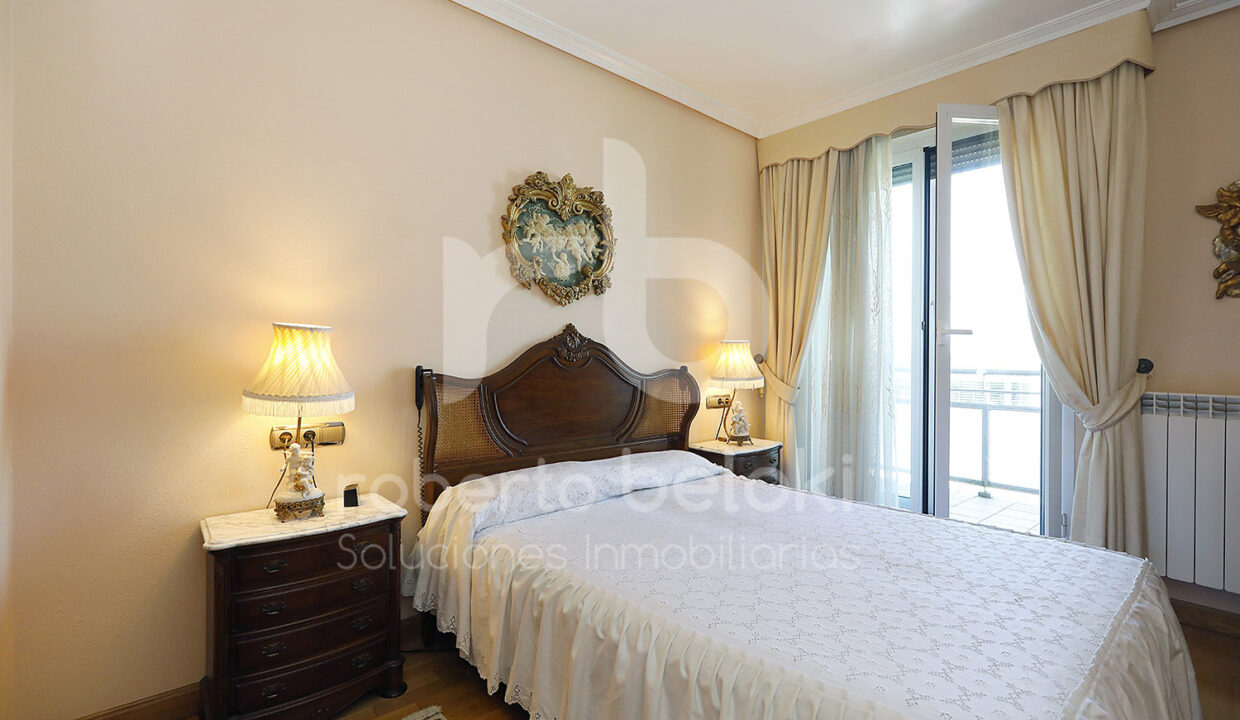 Roberto Beloki P2051 (18)-M