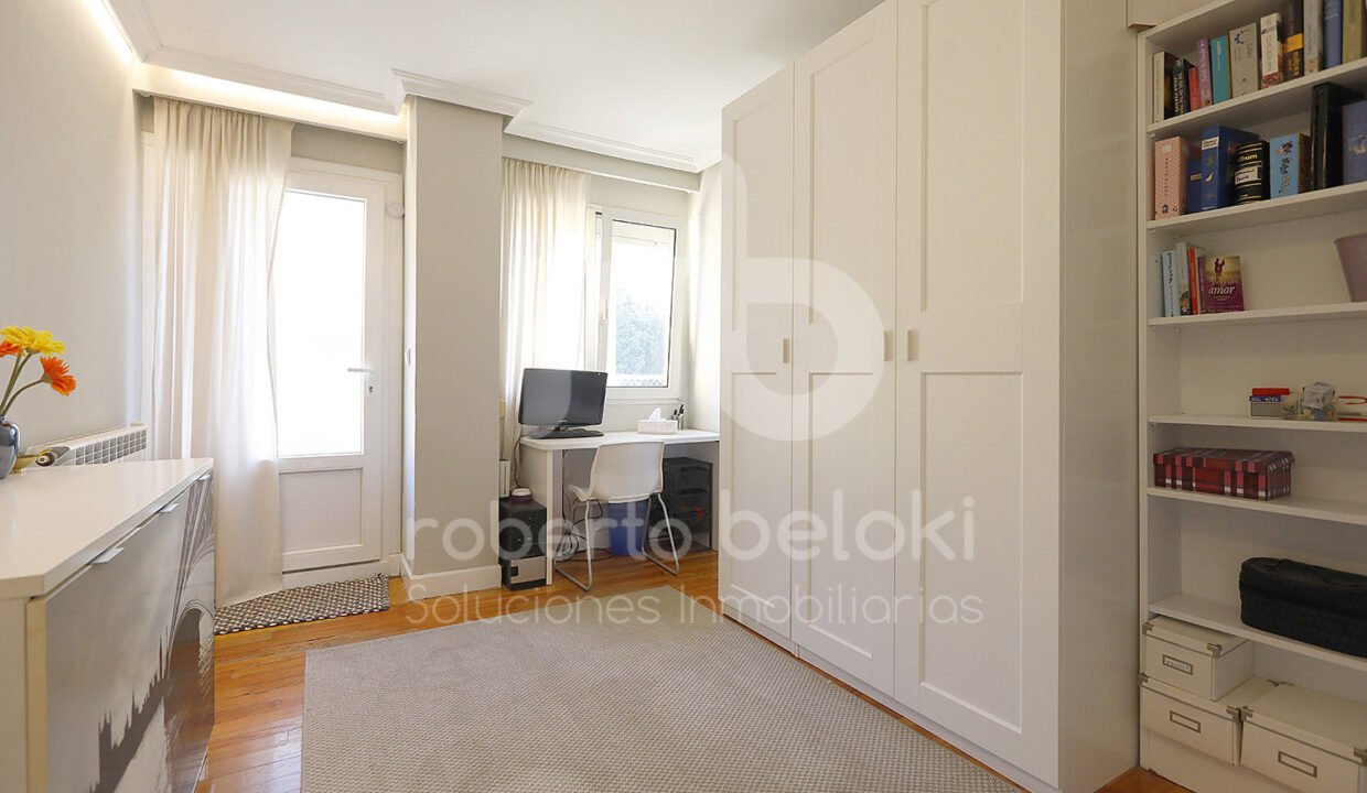 Roberto Beloki P2061 (28)-M