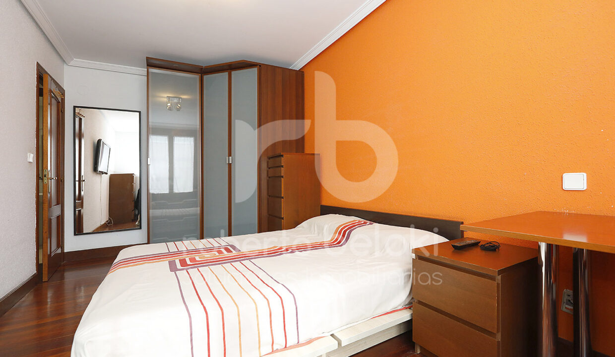 P2063 (18)-M
